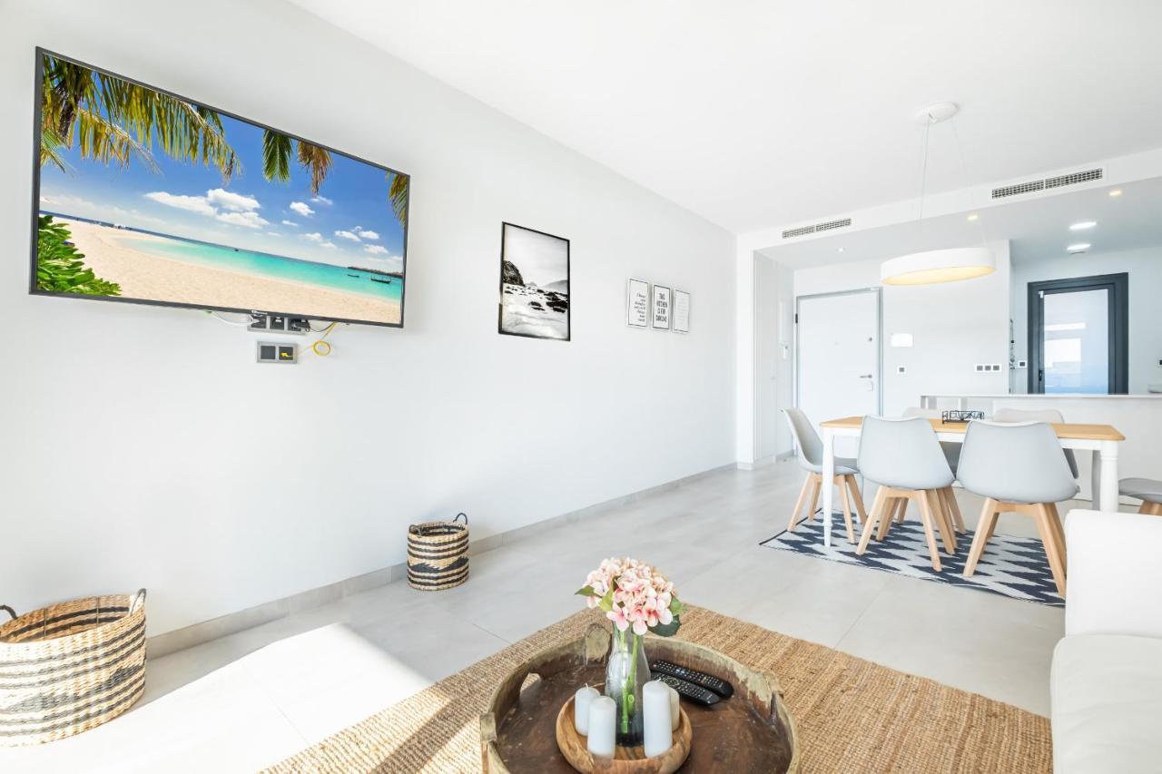 Sunset Waves Deluxe Apartments Poniente Beach Resort Benidorm Bagian luar foto