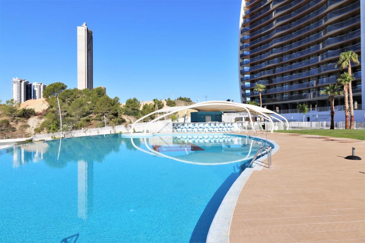 Sunset Waves Deluxe Apartments Poniente Beach Resort Benidorm Bagian luar foto