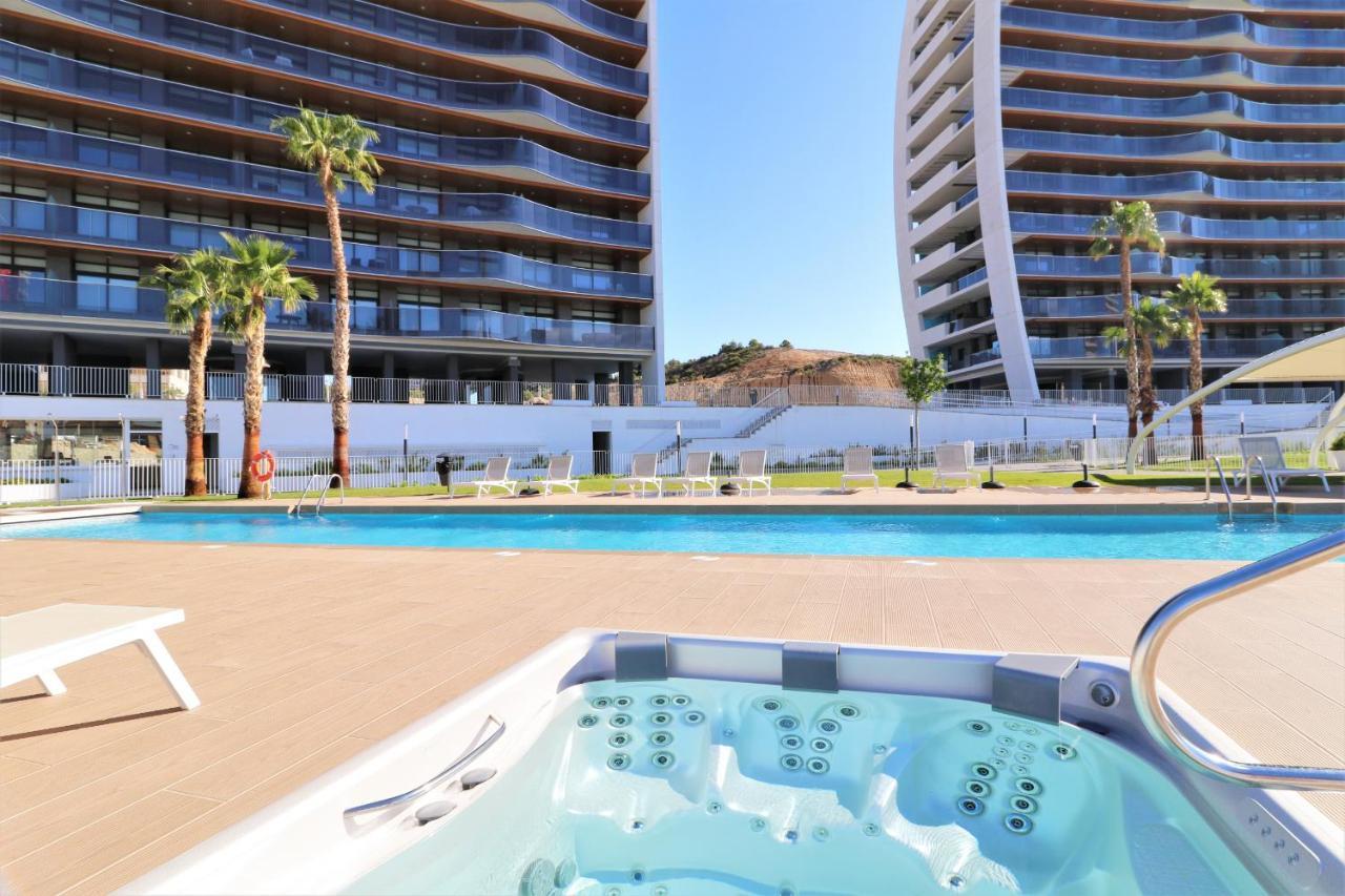 Sunset Waves Deluxe Apartments Poniente Beach Resort Benidorm Bagian luar foto