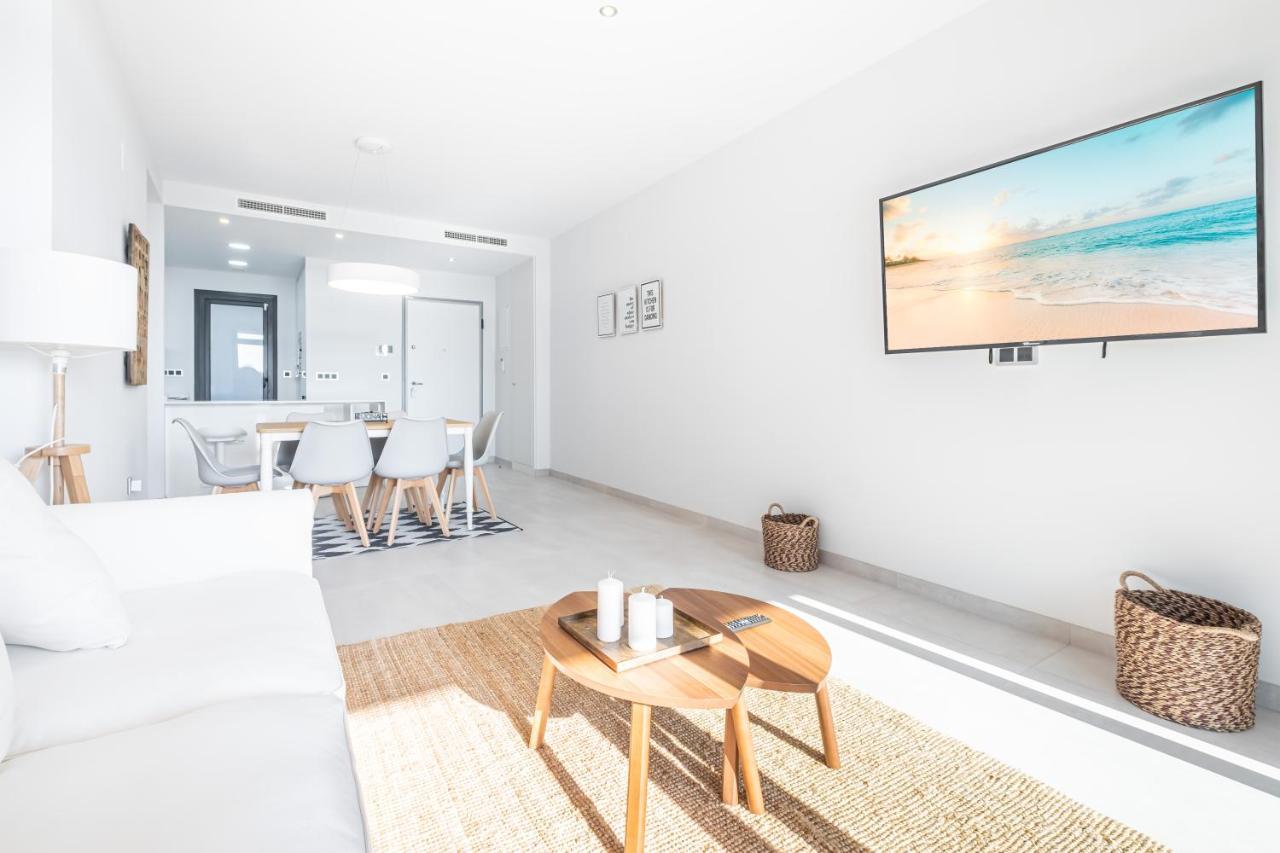 Sunset Waves Deluxe Apartments Poniente Beach Resort Benidorm Bagian luar foto