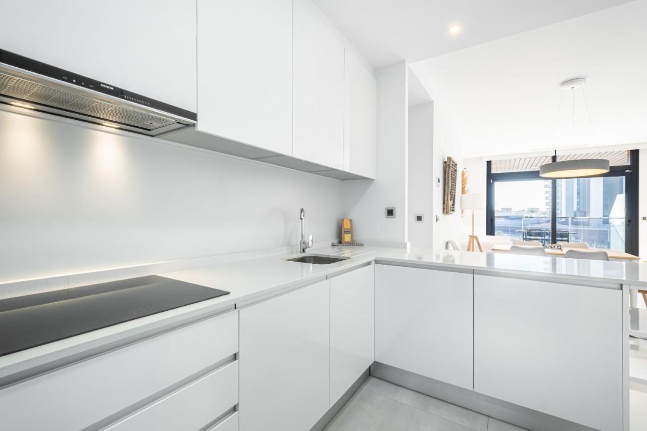 Sunset Waves Deluxe Apartments Poniente Beach Resort Benidorm Bagian luar foto