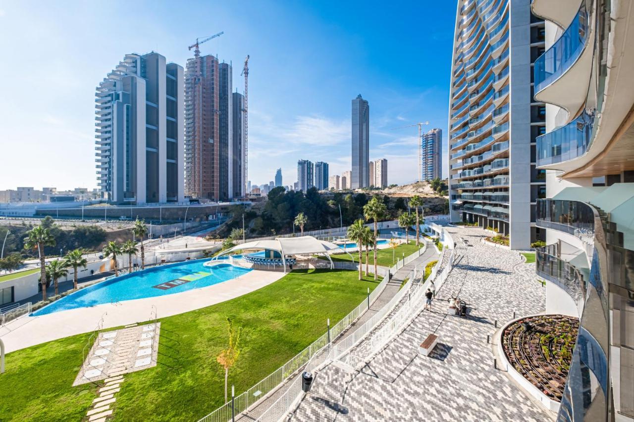 Sunset Waves Deluxe Apartments Poniente Beach Resort Benidorm Bagian luar foto