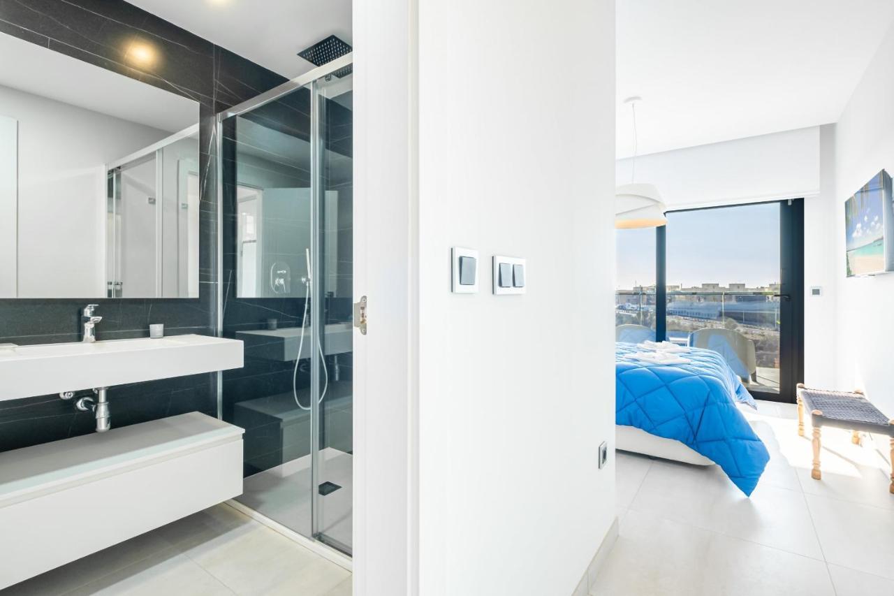 Sunset Waves Deluxe Apartments Poniente Beach Resort Benidorm Bagian luar foto