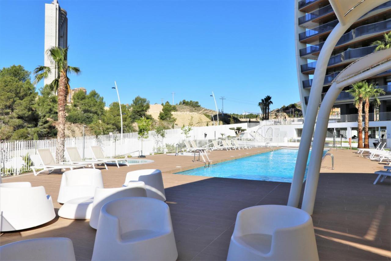 Sunset Waves Deluxe Apartments Poniente Beach Resort Benidorm Bagian luar foto
