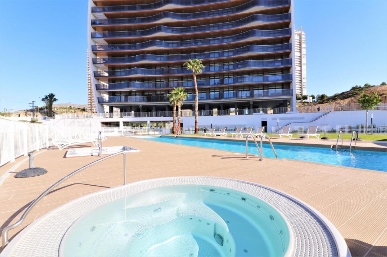 Sunset Waves Deluxe Apartments Poniente Beach Resort Benidorm Bagian luar foto