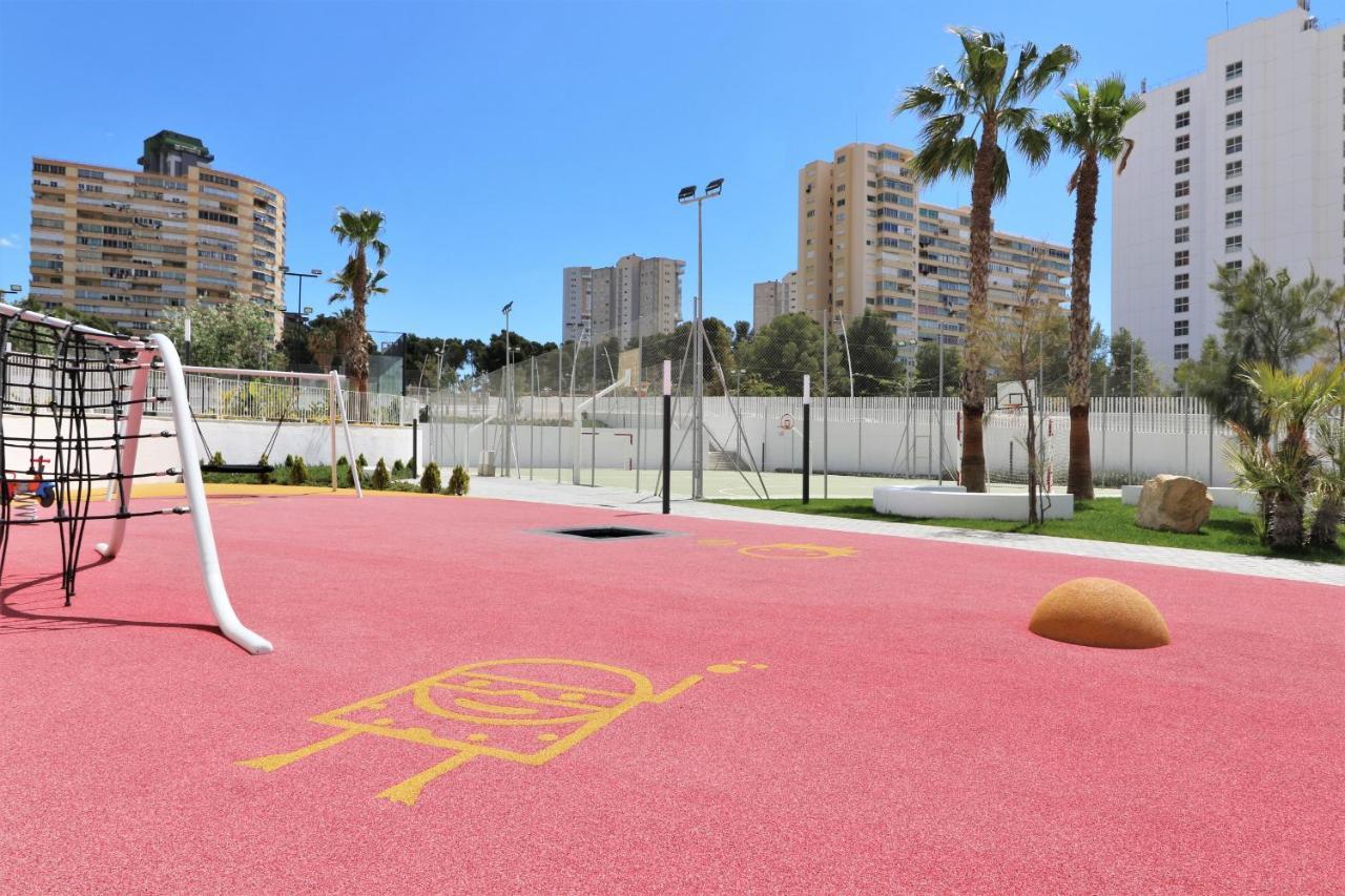Sunset Waves Deluxe Apartments Poniente Beach Resort Benidorm Bagian luar foto