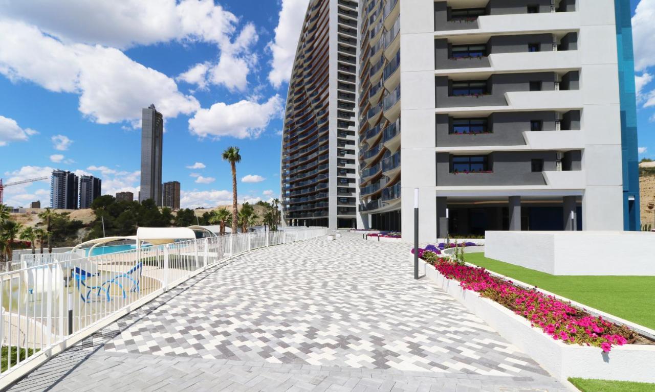 Sunset Waves Deluxe Apartments Poniente Beach Resort Benidorm Bagian luar foto