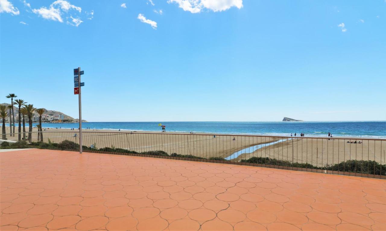 Sunset Waves Deluxe Apartments Poniente Beach Resort Benidorm Bagian luar foto