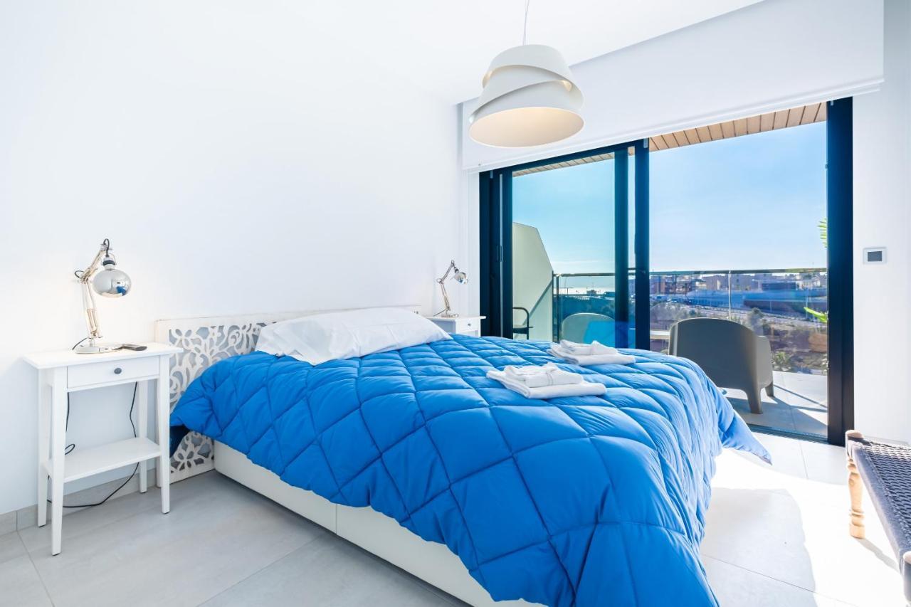 Sunset Waves Deluxe Apartments Poniente Beach Resort Benidorm Bagian luar foto