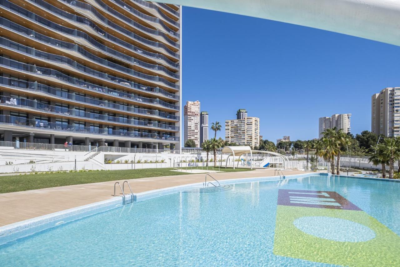 Sunset Waves Deluxe Apartments Poniente Beach Resort Benidorm Bagian luar foto