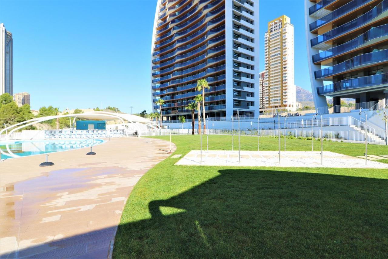 Sunset Waves Deluxe Apartments Poniente Beach Resort Benidorm Bagian luar foto