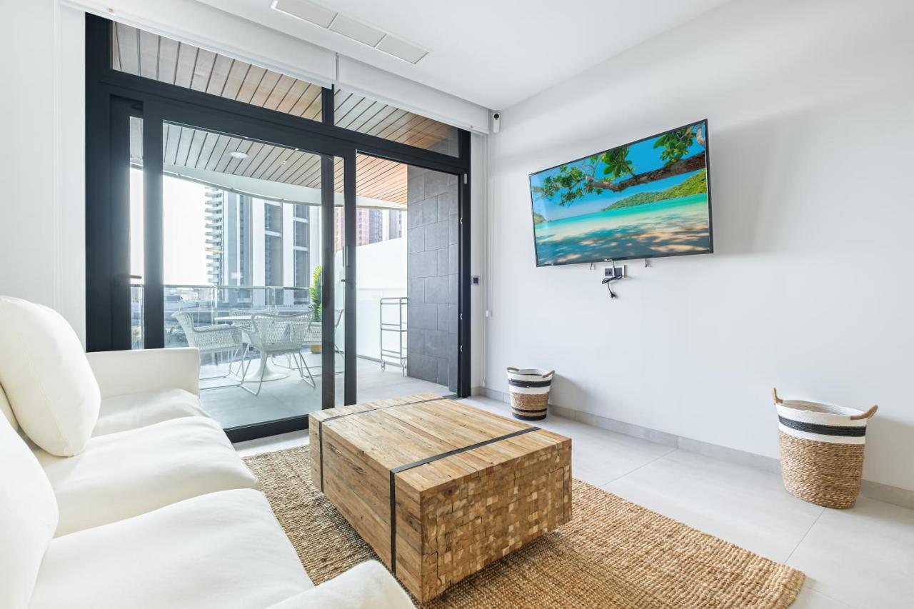 Sunset Waves Deluxe Apartments Poniente Beach Resort Benidorm Bagian luar foto