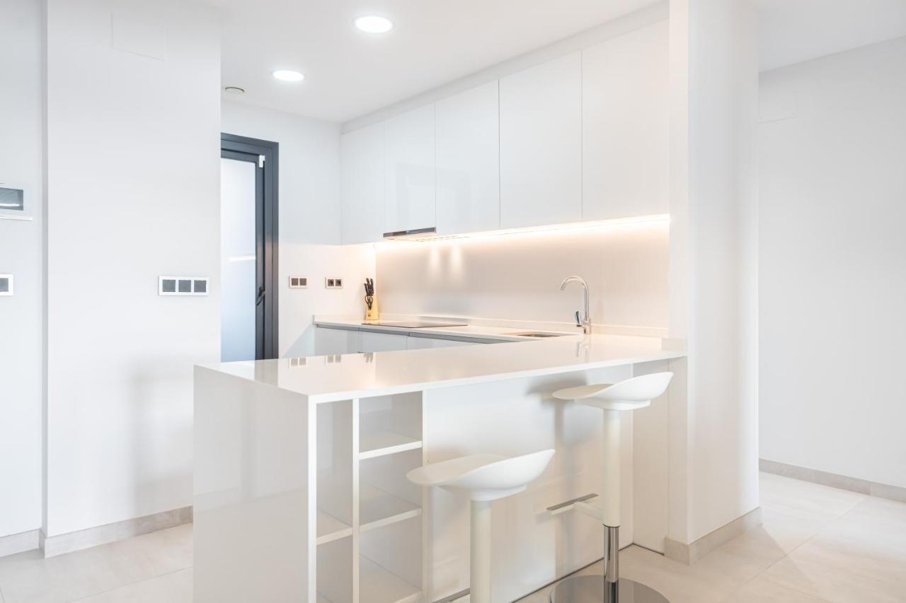 Sunset Waves Deluxe Apartments Poniente Beach Resort Benidorm Bagian luar foto