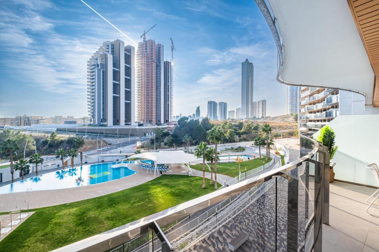 Sunset Waves Deluxe Apartments Poniente Beach Resort Benidorm Bagian luar foto